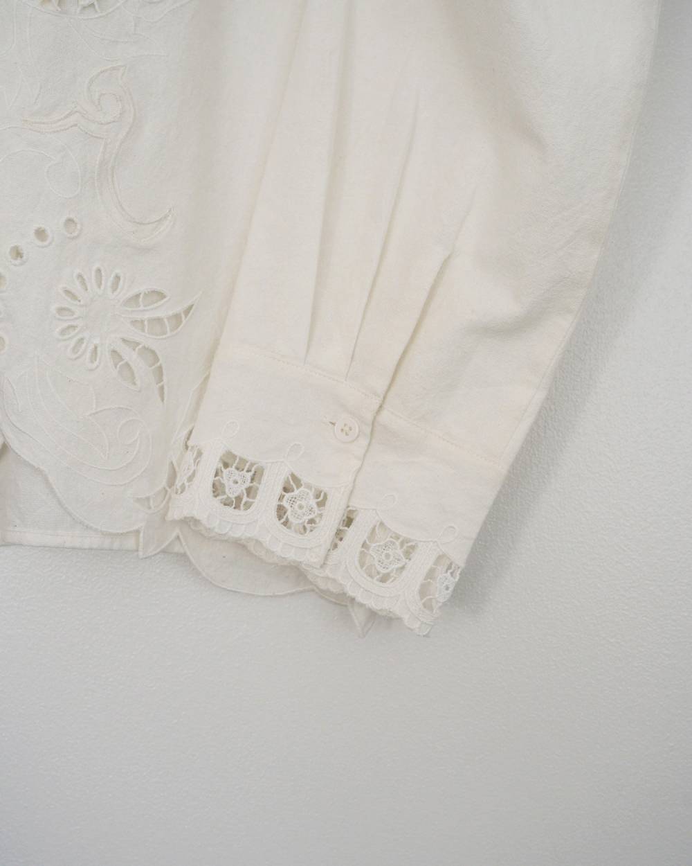 Cutwork Opencollar Shirts Cutwork Opencollar Shirts,カットワーク オープンカラー シャツ,62610418,シャツ,ブラウス,トップス,開襟シャツ,インド製,刺繍,ànuke,アンヌーク,lifes,ライフズ,26ss