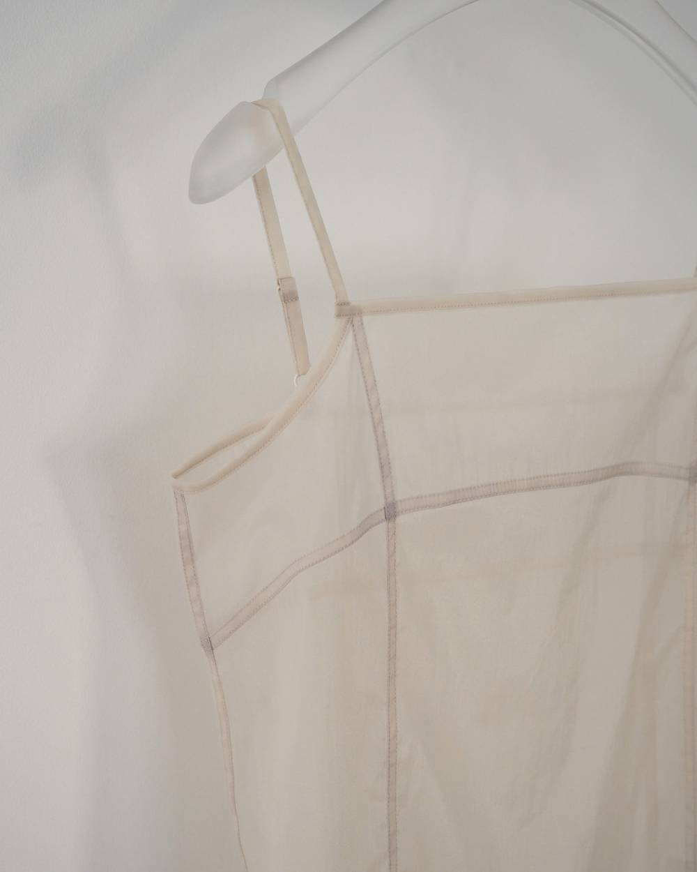 Sheer Panel Longcamisole Sheer Panel Longcamisole,シアー パネル ロングキャミソール,62610421,キャミソール,キャミ,シアー素材,インナー,トップス,ànuke,アンヌーク,lifes,ライフズ,26ss