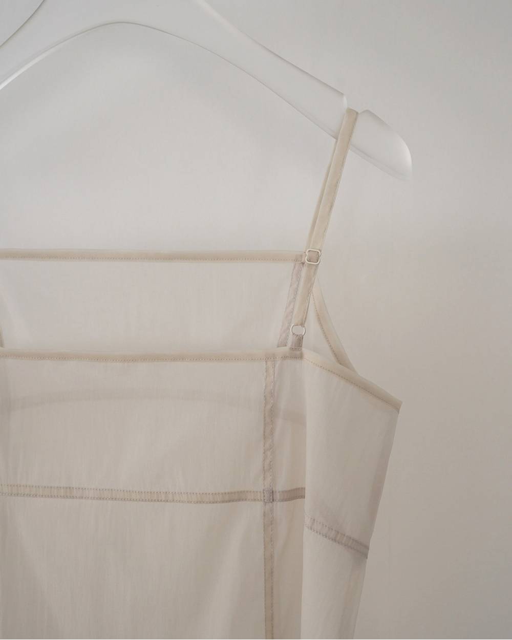 Sheer Panel Longcamisole Sheer Panel Longcamisole,シアー パネル ロングキャミソール,62610421,キャミソール,キャミ,シアー素材,インナー,トップス,ànuke,アンヌーク,lifes,ライフズ,26ss