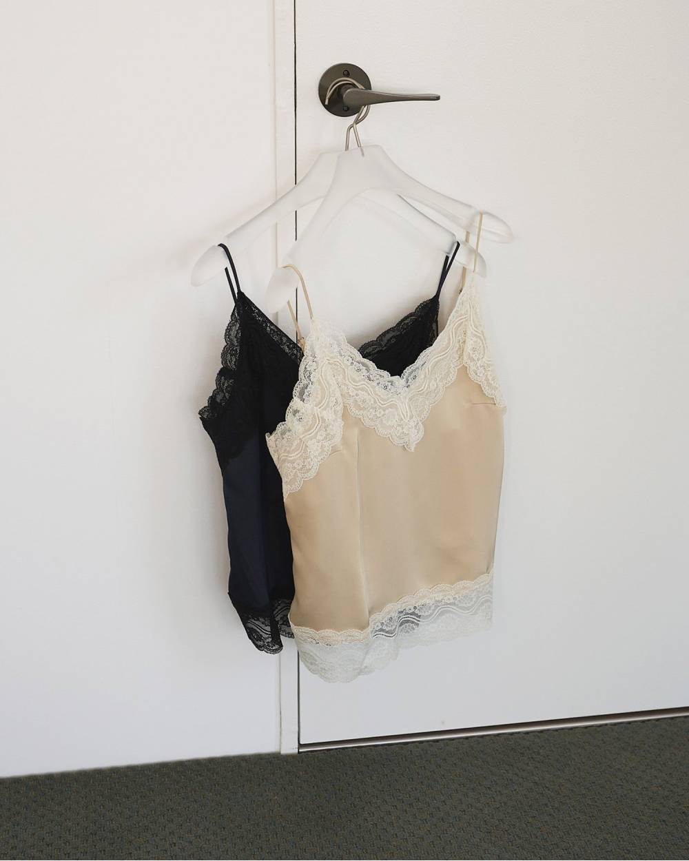 Satin Lace Camisole Satin Lace Camisole,サテン レース キャミソール,62610425,トップス,キャミソール,キャミ,レース,サテン素材,ànuke,アンヌーク,lifes,ライフズ,26ss