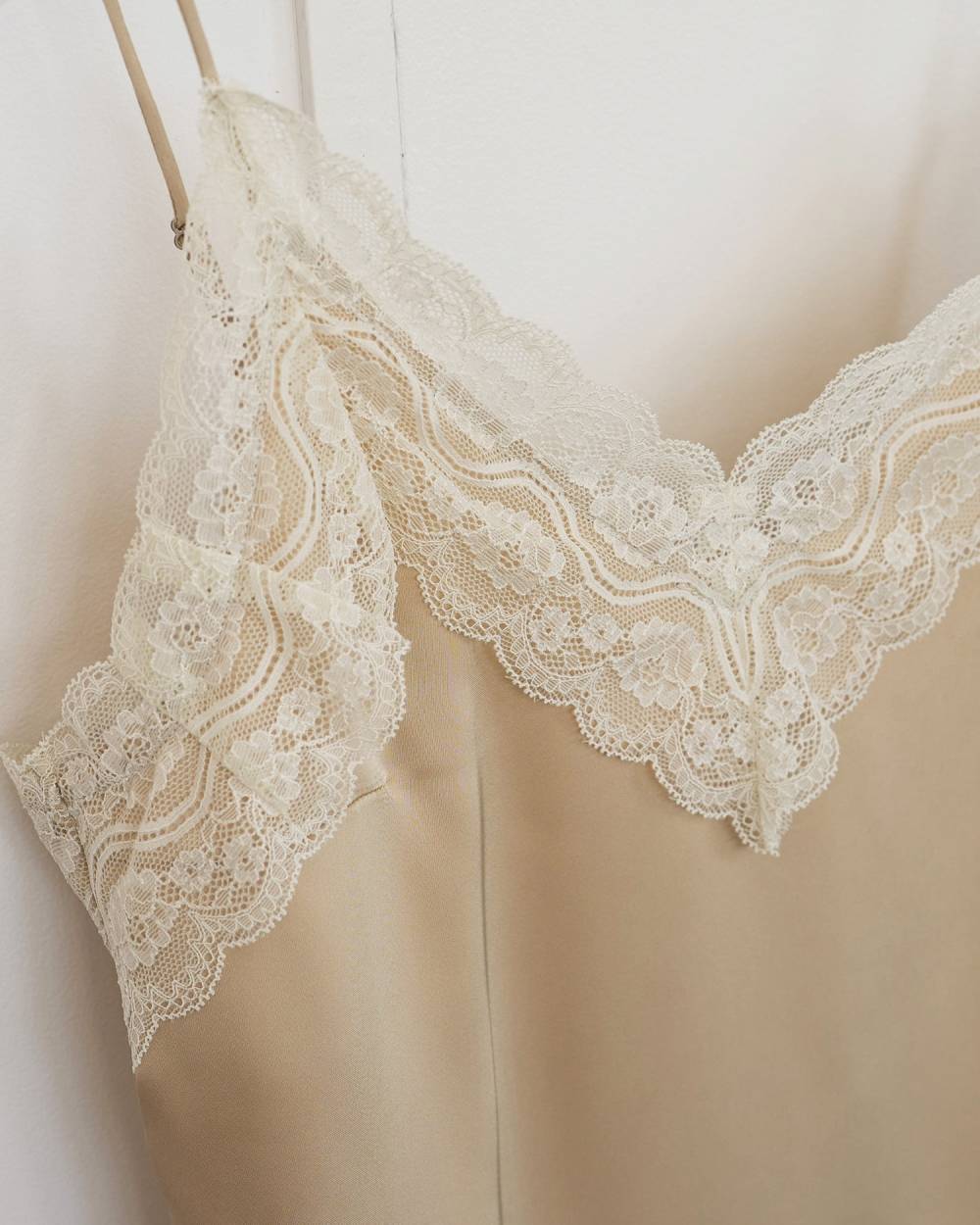 Satin Lace Camisole Satin Lace Camisole,サテン レース キャミソール,62610425,トップス,キャミソール,キャミ,レース,サテン素材,ànuke,アンヌーク,lifes,ライフズ,26ss