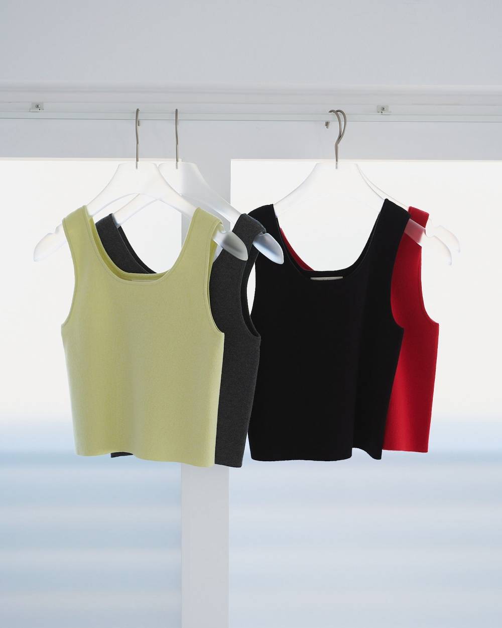 Short Knit Tanktop Short Knit Tanktop,ショート ニット タンクトップ,62610524,トップス,ニットタンクトップ,タンク,タンクトップ,ノースリーブ,ショート丈,ànuke,アンヌーク,lifes,ライフズ,26ss