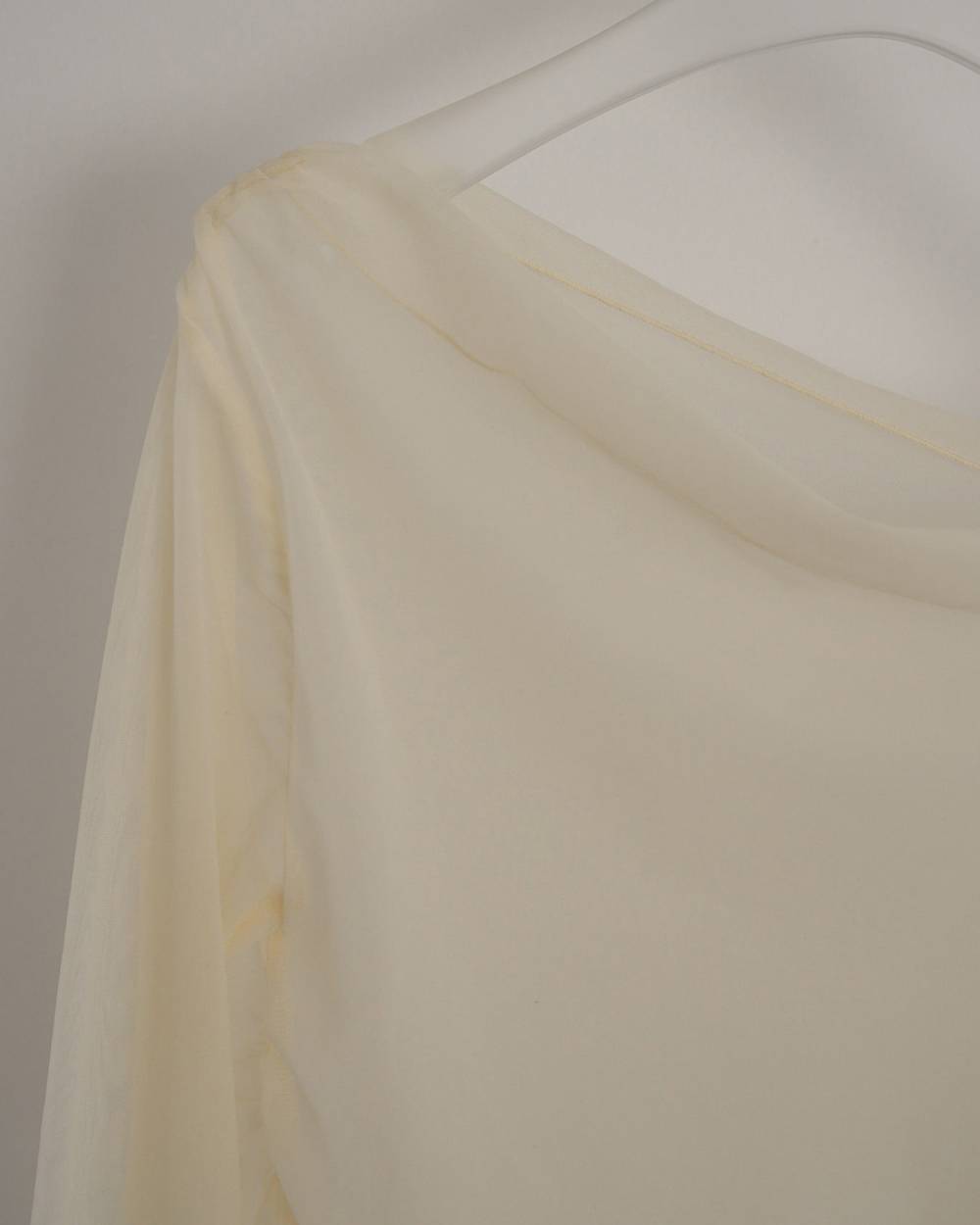 Sheer Offshoulder Tops Sheer Offshoulder Tops,シアー オフショルダー トップス,62610603,トップス,デザイントップス,きれいめ,透け感,シアー,オフショルダー,オフショル,ànuke,アンヌーク,lifes,ライフズ,26ss