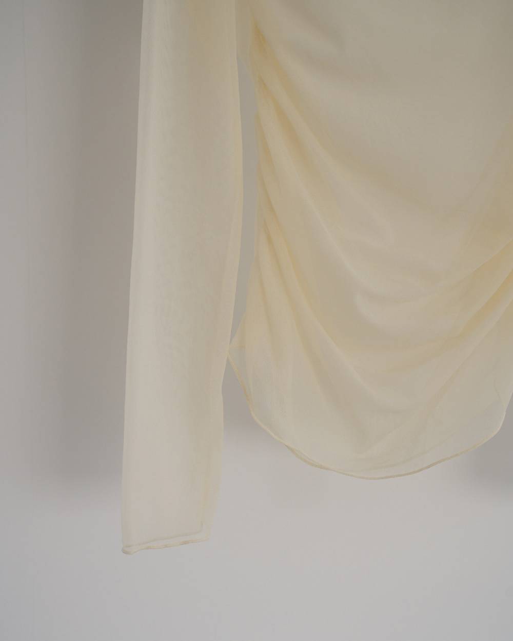 Sheer Offshoulder Tops Sheer Offshoulder Tops,シアー オフショルダー トップス,62610603,トップス,デザイントップス,きれいめ,透け感,シアー,オフショルダー,オフショル,ànuke,アンヌーク,lifes,ライフズ,26ss