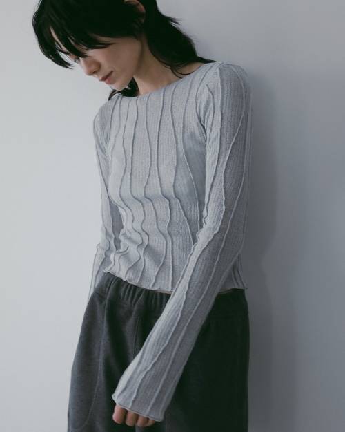 ànuke online store（アンヌーク） / Random Pintuck TopsRandom