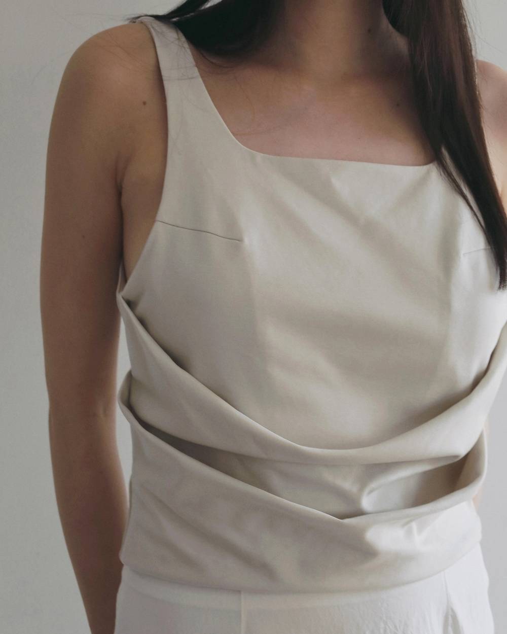 Drape Cut Tanktop Drape Cut Tanktop,ドレープカットタンクトップ,62610637,タンクトップ,タンク,トップス,ノースリーブ,ノースリ,ànuke,アンヌーク,lifes,ライフズ,26ss