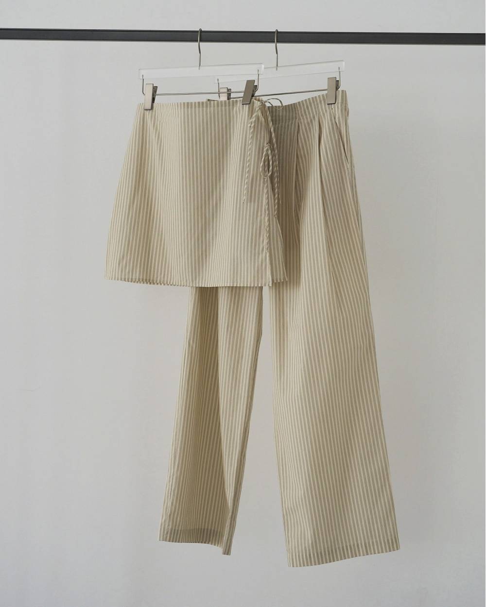 Stripe Layered Pants Stripe Layered Pants,ストライプ レイヤード パンツ,62610701,ボトム,パンツ,レイヤード,ストライプ柄,イージーパンツ,ラップスカート,ànuke,アンヌーク,lifes,ライフズ,26ss