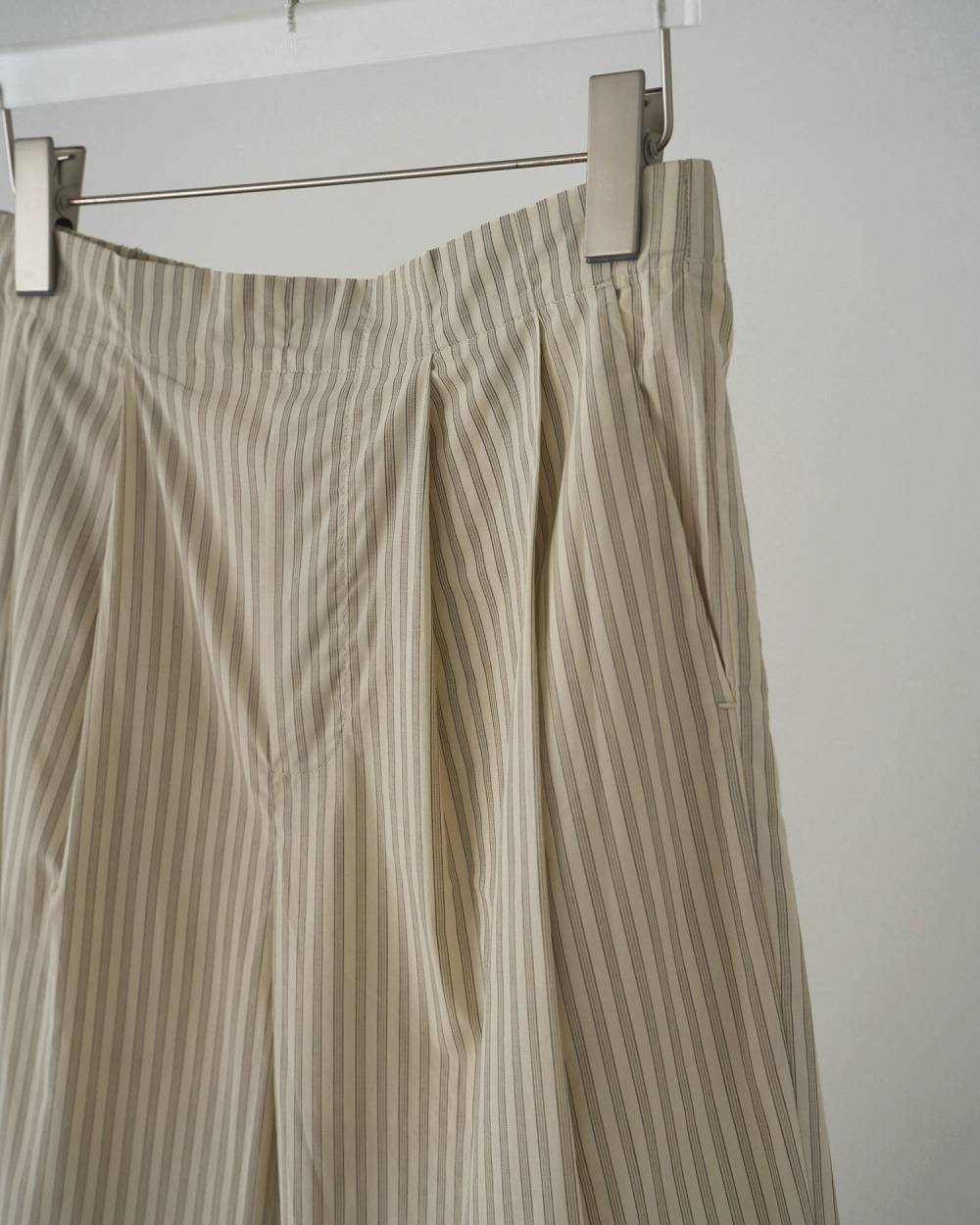 Stripe Layered Pants Stripe Layered Pants,ストライプ レイヤード パンツ,62610701,ボトム,パンツ,レイヤード,ストライプ柄,イージーパンツ,ラップスカート,ànuke,アンヌーク,lifes,ライフズ,26ss