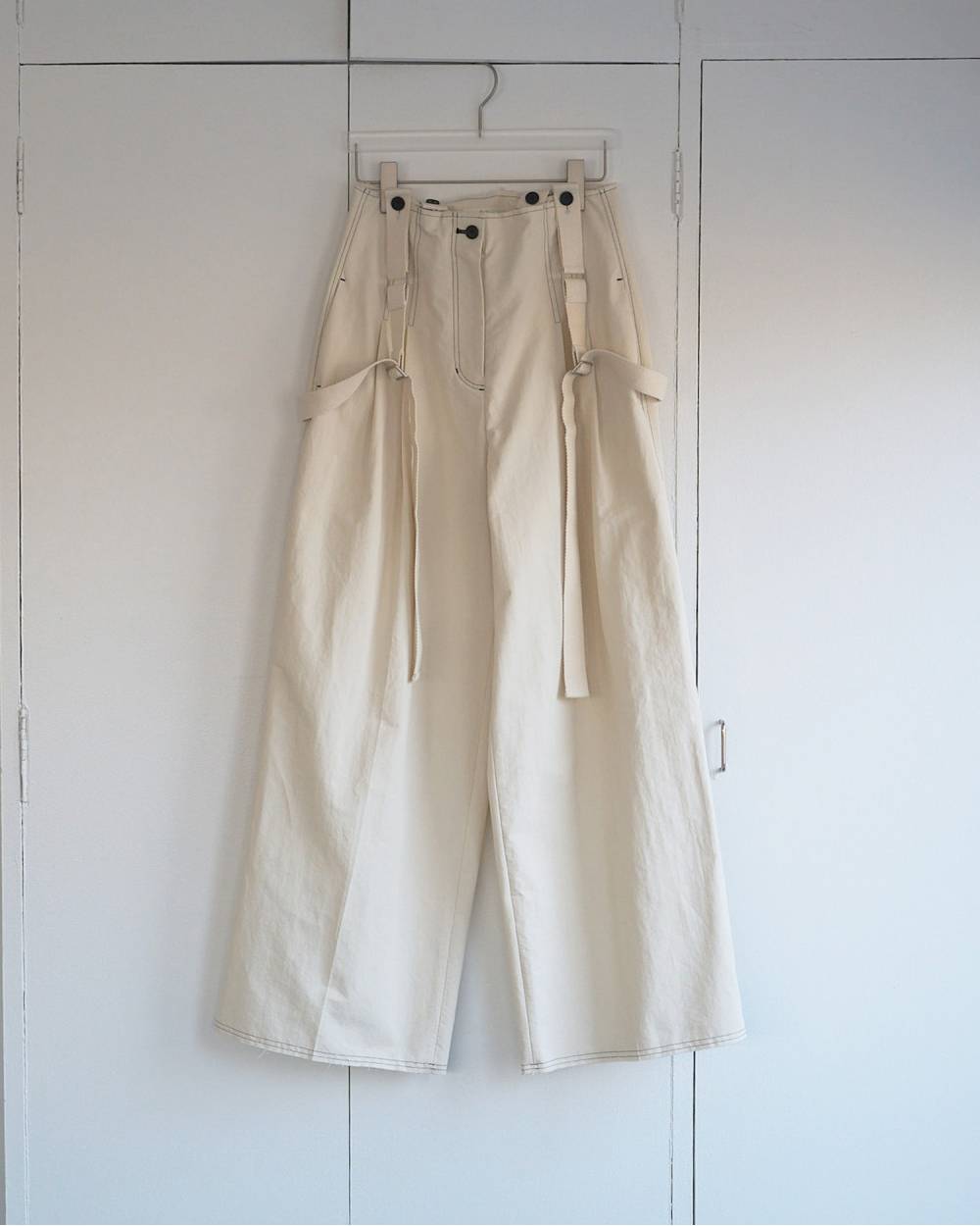 Suspenders Wide Pants Suspenders Wide Pants,サスペンダーズ ワイド パンツ,62610704,ボトム,パンツ,ワイドパンツ,オーバーオール,つなぎ,サスペンダー,ànuke,アンヌーク,lifes,ライフズ,26ss