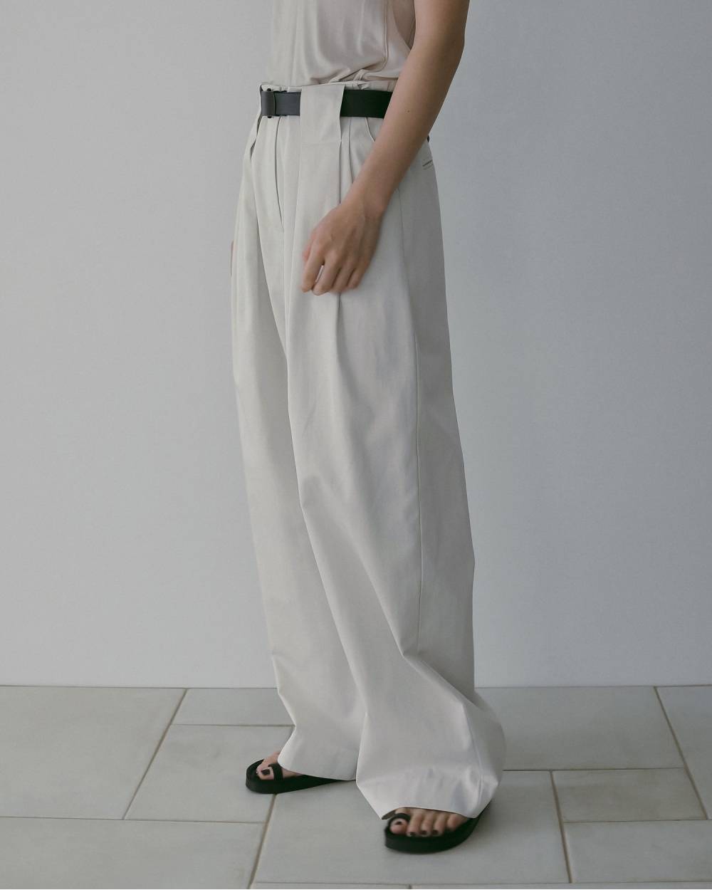 Twill Loose Pants Twill Loose Pants,ツイル ルーズ パンツ,62610708,ボトム,パンツ,ツイル素材,ワイドサイズ,ワイドパンツ,ànuke,アンヌーク,lifes,ライフズ,26ss