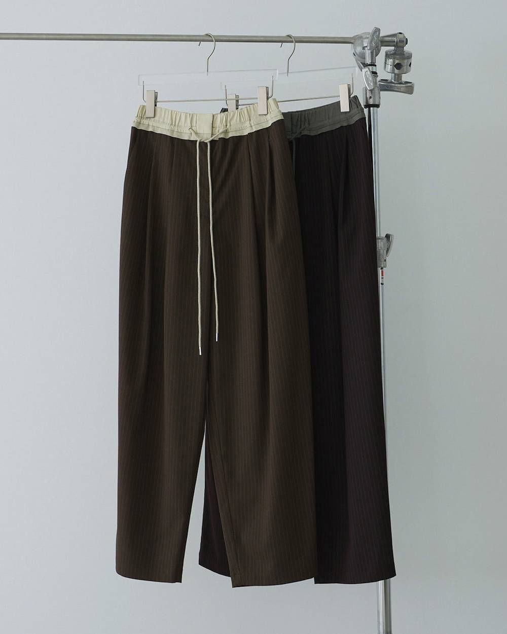 Bicolor Stripe Pants Bicolor Stripe Pants,バイカラー ストライプ パンツ,62610713,ボトム,パンツ,ストライプ,タックパンツ,ànuke,アンヌーク,lifes,ライフズ,26ss