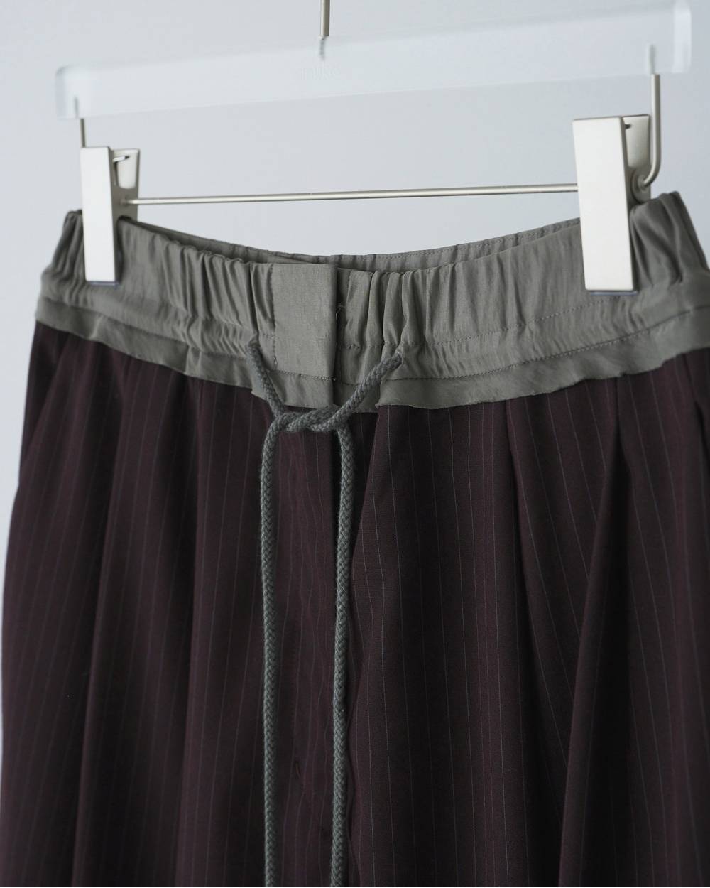 Bicolor Stripe Pants Bicolor Stripe Pants,バイカラー ストライプ パンツ,62610713,ボトム,パンツ,ストライプ,タックパンツ,ànuke,アンヌーク,lifes,ライフズ,26ss