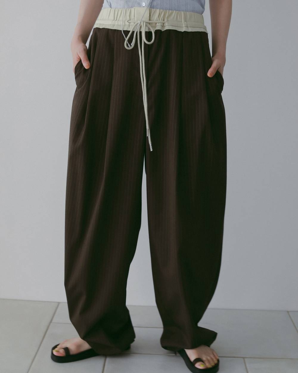 Bicolor Stripe Pants Bicolor Stripe Pants,バイカラー ストライプ パンツ,62610713,ボトム,パンツ,ストライプ,タックパンツ,ànuke,アンヌーク,lifes,ライフズ,26ss