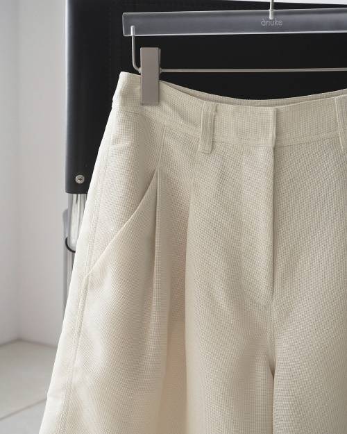 ànuke online store（アンヌーク） / Tuck Half PantsTuck Half Pants