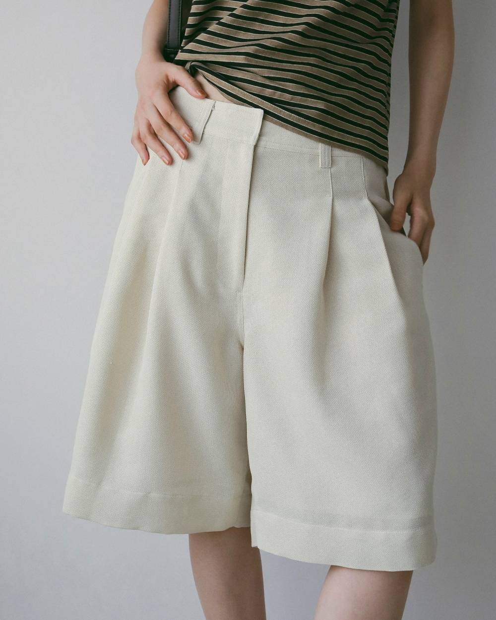 Tuck Half Pants Tuck Half Pants,タック ハーフ パンツ,62610716,ボトム,パンツ,ハーフパンツ,ànuke,アンヌーク,lifes,ライフズ,26ss