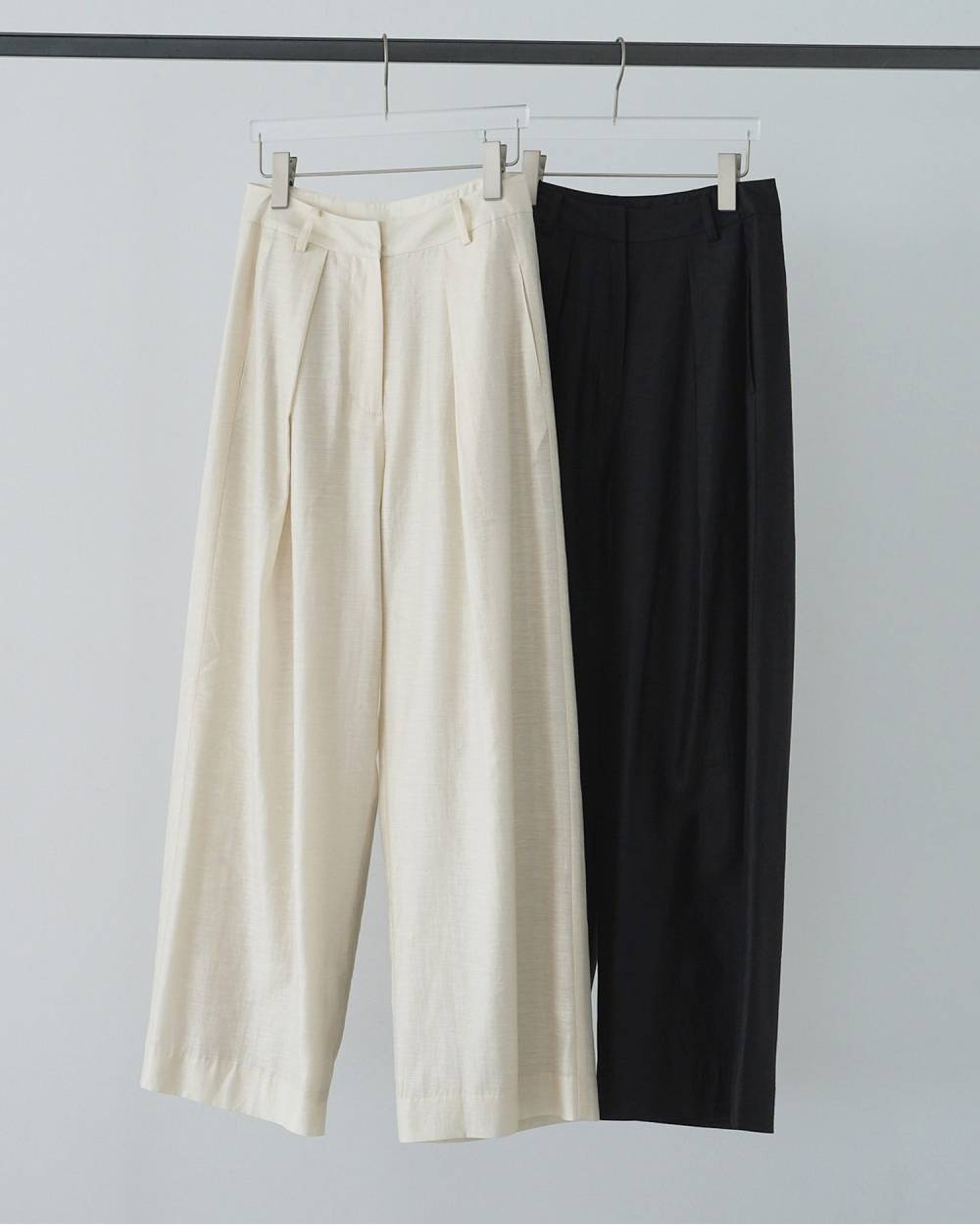 Sheer Tuck Pants Sheer Tuck Pants,シアー タック パンツ,62610717,ボトム,パンツ,タックパンツ,シアー素材,ワイドシルエット,ワイド,ànuke,アンヌーク,lifes,ライフズ,26ss