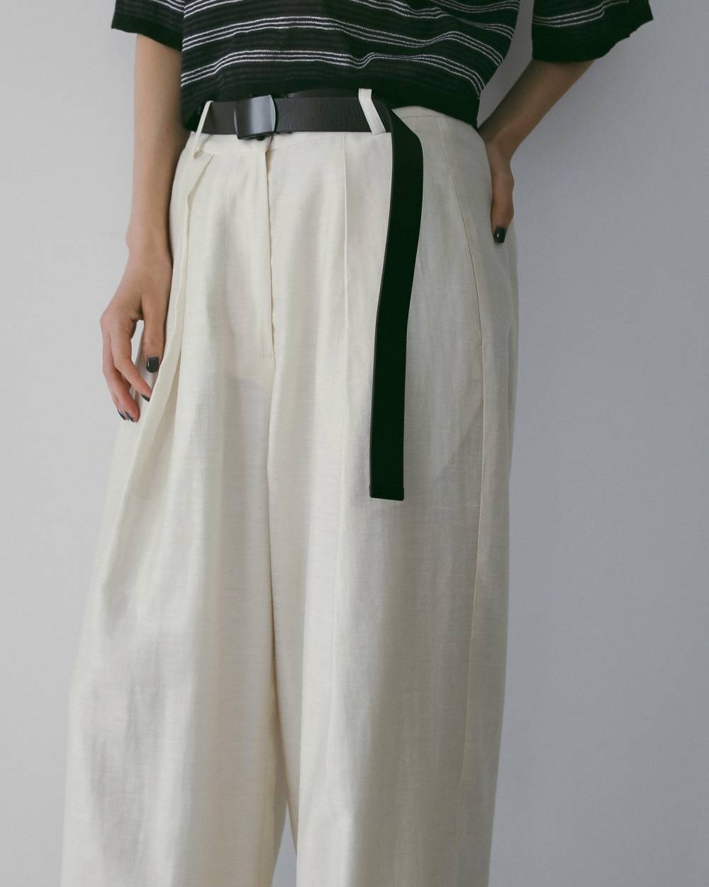 Sheer Tuck Pants Sheer Tuck Pants,シアー タック パンツ,62610717,ボトム,パンツ,タックパンツ,シアー素材,ワイドシルエット,ワイド,ànuke,アンヌーク,lifes,ライフズ,26ss