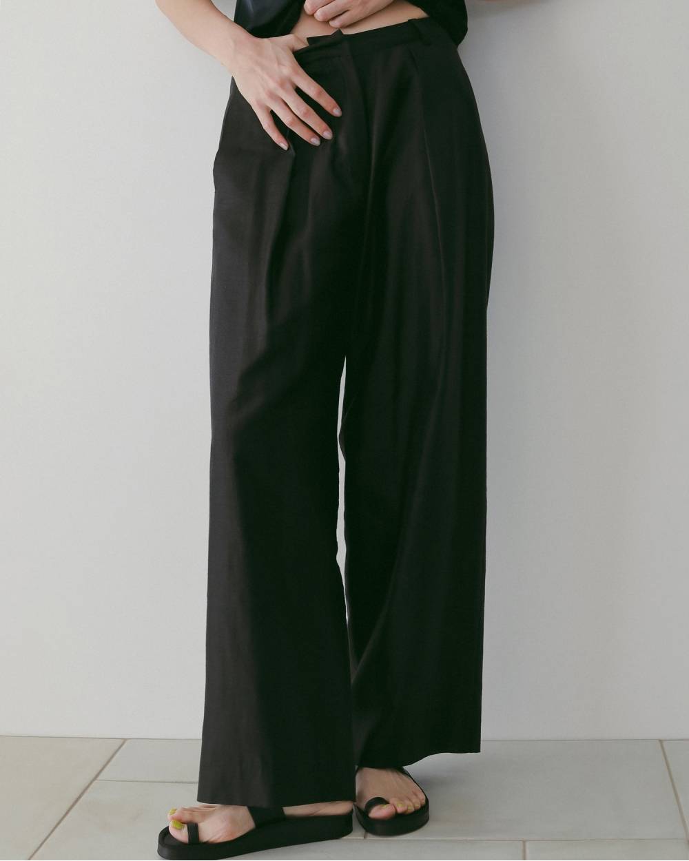 Sheer Tuck Pants Sheer Tuck Pants,シアー タック パンツ,62610717,ボトム,パンツ,タックパンツ,シアー素材,ワイドシルエット,ワイド,ànuke,アンヌーク,lifes,ライフズ,26ss