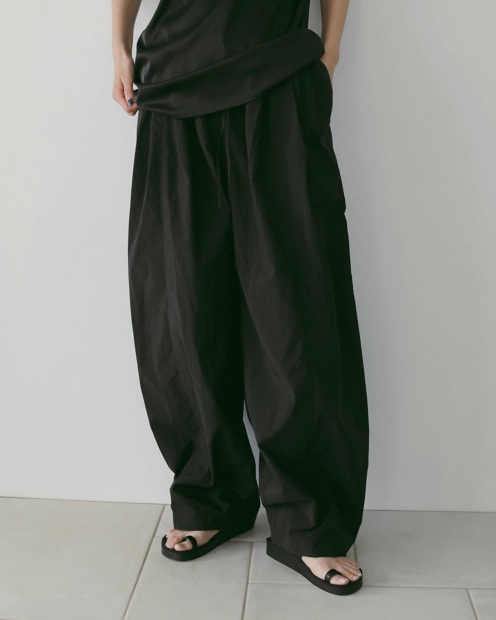 Volumetuck  Cocoon Pants Volumetuck  Cocoon Pants,ボリュームタック コクーン パンツ,62610720,ボトム,パンツ,PT,ナイロンパンツ,ànuke,アンヌーク,lifes,ライフズ,26ss