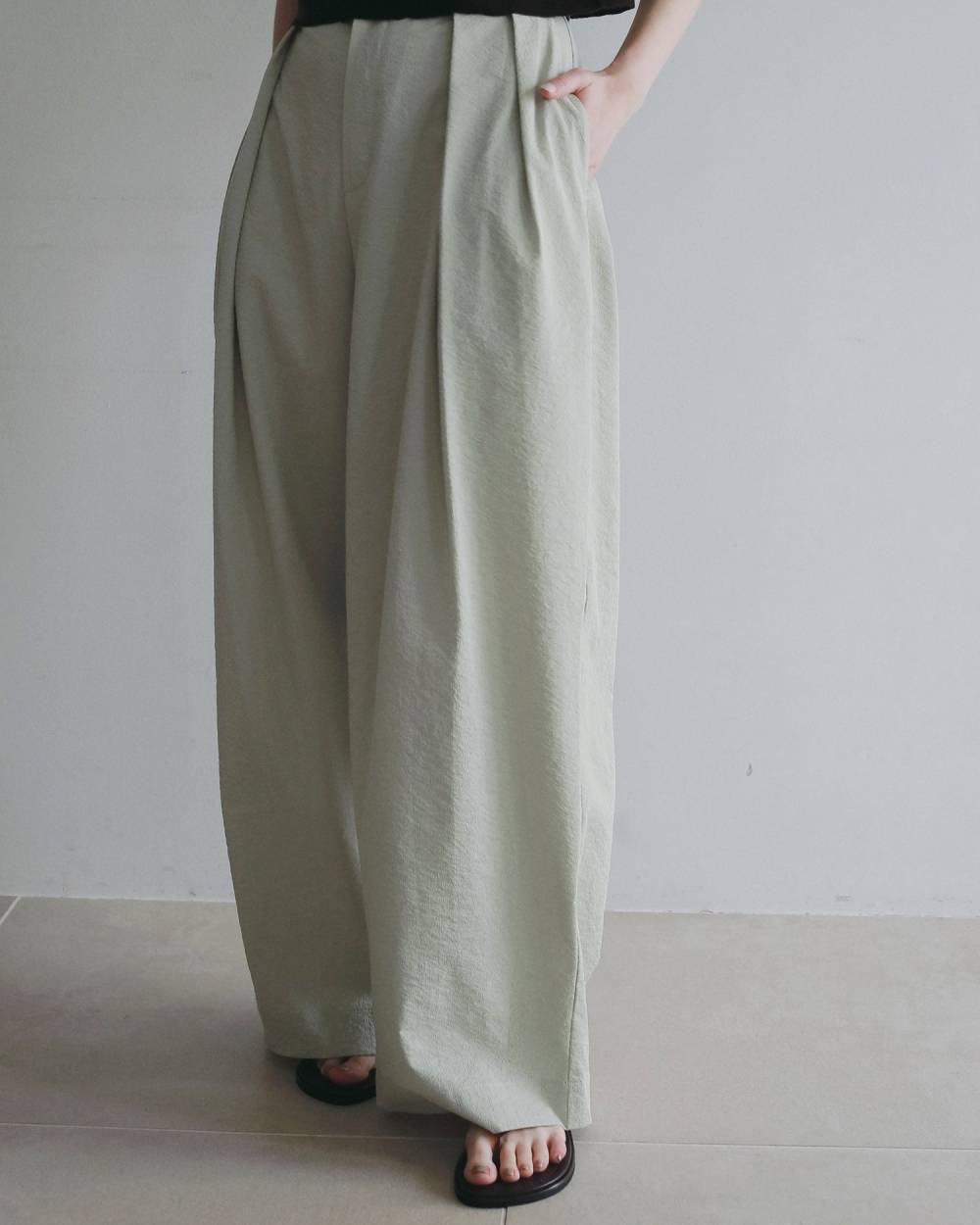 Sucker Tuck Pants Sucker Tuck Pants,サッカー タック パンツ,62610721,ボトム,パンツ,タックパンツ,ànuke,アンヌーク,lifes,ライフズ,26ss