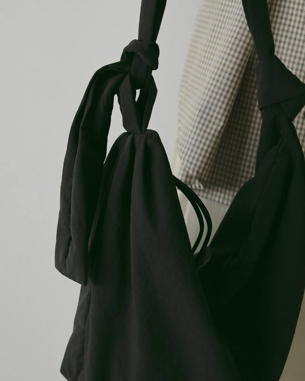 Knot Nylon Bag Knot Nylon Bag,ノット ナイロン バッグ,62611021,バッグ,グッズ,ナイロン素材,ànuke,アンヌーク,lifes,ライフズ,26ss