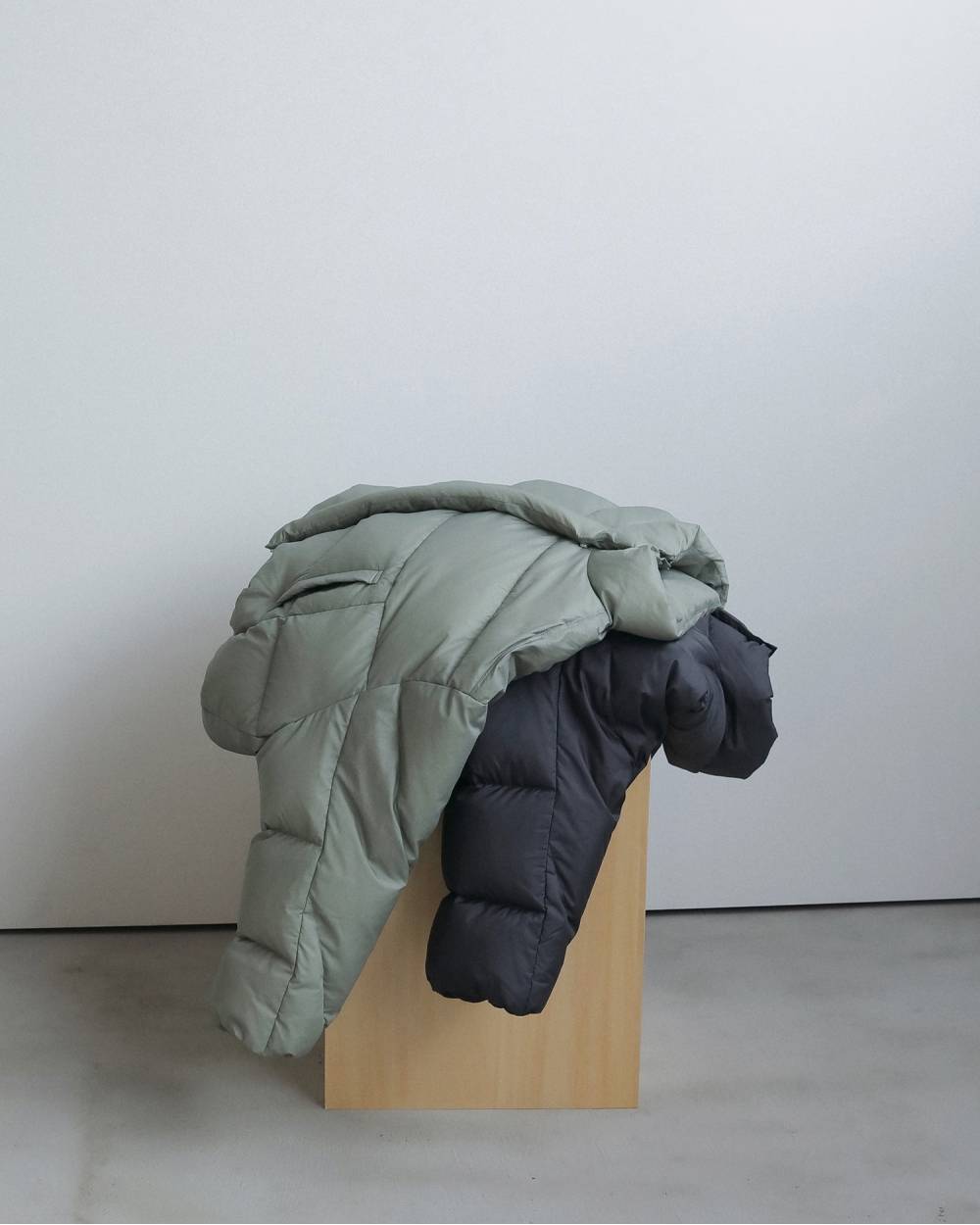 Standcollar Down Jacket Standcollar Down Jacket,スタンドカラー ダウンジャケット,62620108,アウター,ジャケット,JK,ダウンジャケット,撥水加工,ダウン,ànuke,アンヌーク,lifes,ライフズ,26fall,26aw