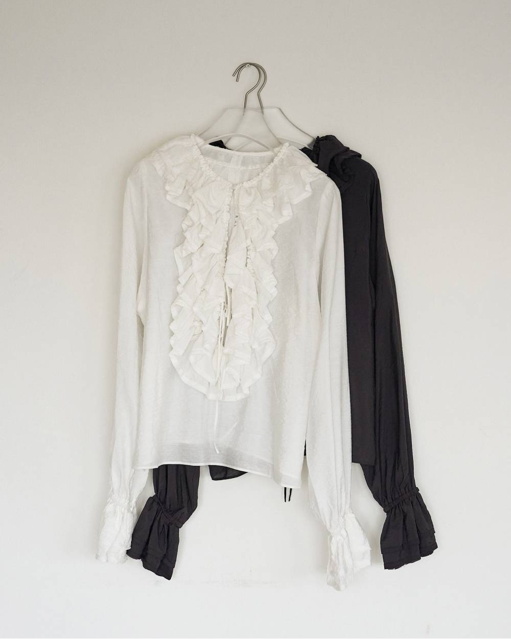2way Frill Blouse 2way Frill Blouse,2way フリル ブラウス,62620404,トップス,シャツ,ブラウス,2way,ànuke,アンヌーク,lifes,ライフズ,26ss,26fall,26aw