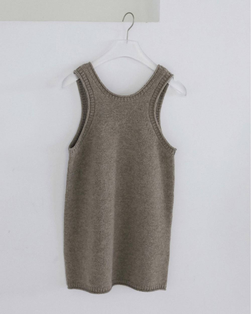 Knit Long Tanktop Knit Long Tanktop,ニット ロング タンクトップ,62620507,トップス,タンクトップ,タンク,ニットタンク,ànuke,アンヌーク,lifes,ライフズ,26fall,26aw