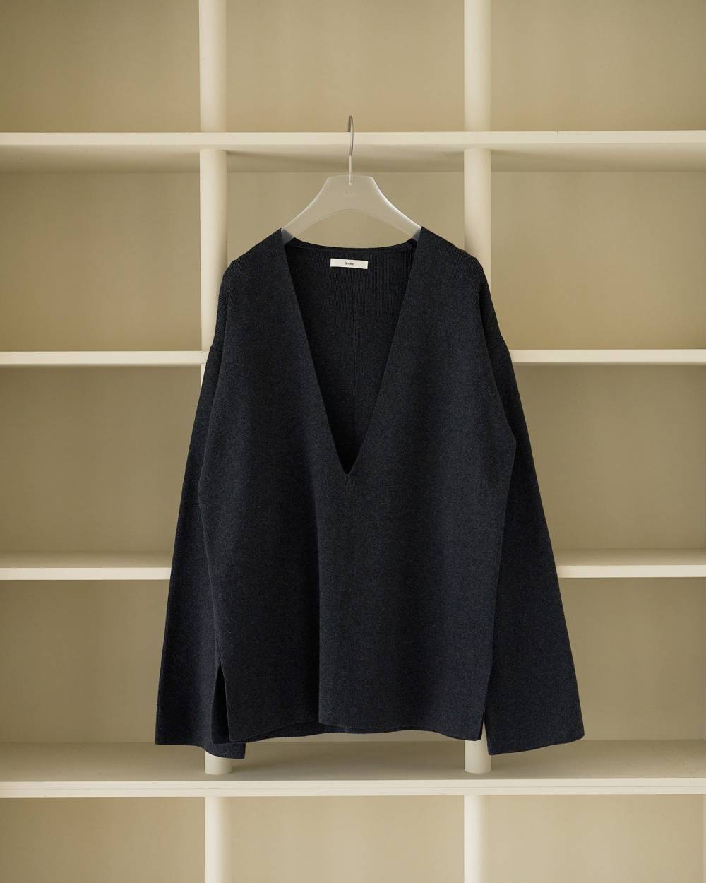 Deep Vneck Knit Deep Vneck Knit,ディープ Vネック ニット,62620525,トップス,ニット,ニットトップス,Vネック,ànuke,アンヌーク,lifes,ライフズ,26ss