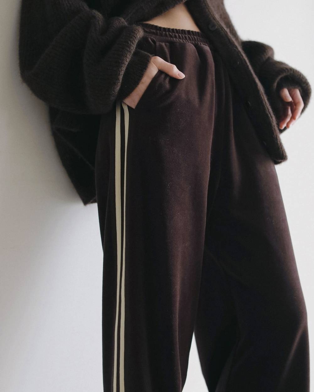 Velour Track Pants Velour Track Pants,ベロア トラック パンツ,62620704,ボトム,パンツ,ワイドパンツ,ànuke,アンヌーク,lifes,ライフズ,26ss,26fall,26aw