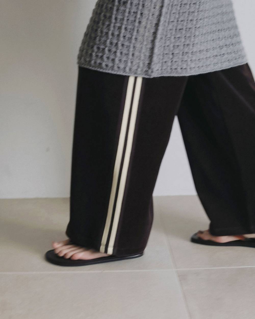 Velour Track Pants Velour Track Pants,ベロア トラック パンツ,62620704,ボトム,パンツ,ワイドパンツ,ànuke,アンヌーク,lifes,ライフズ,26ss,26fall,26aw