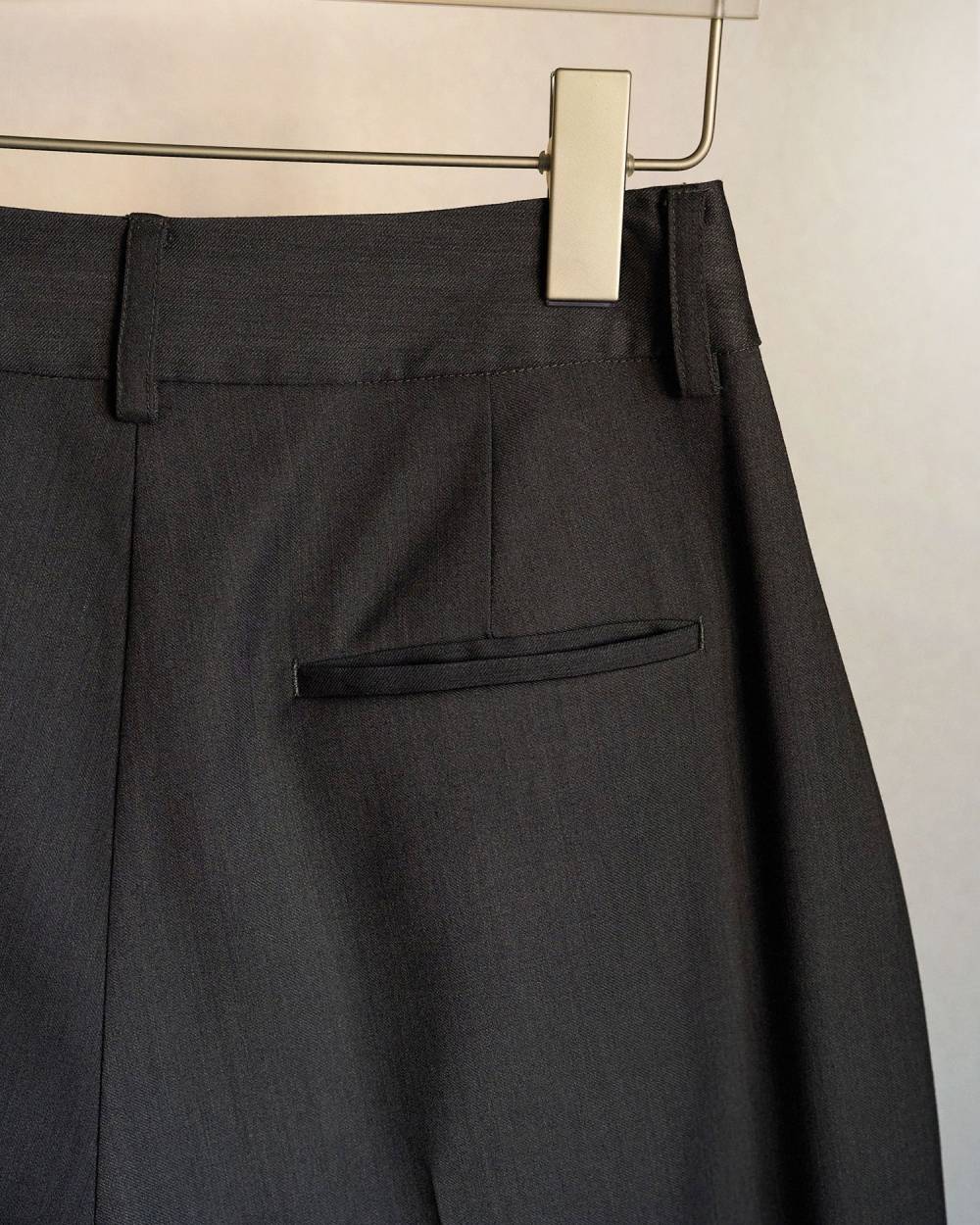Hightwist Cocoon Pants Hightwist Cocoon Pants,ハイウエスト コクーン パンツ,62620716,ボトム,パンツ,コクーン,ワイドパンツ,ànuke,アンヌーク,lifes,ライフズ,26ss,26fall,26aw