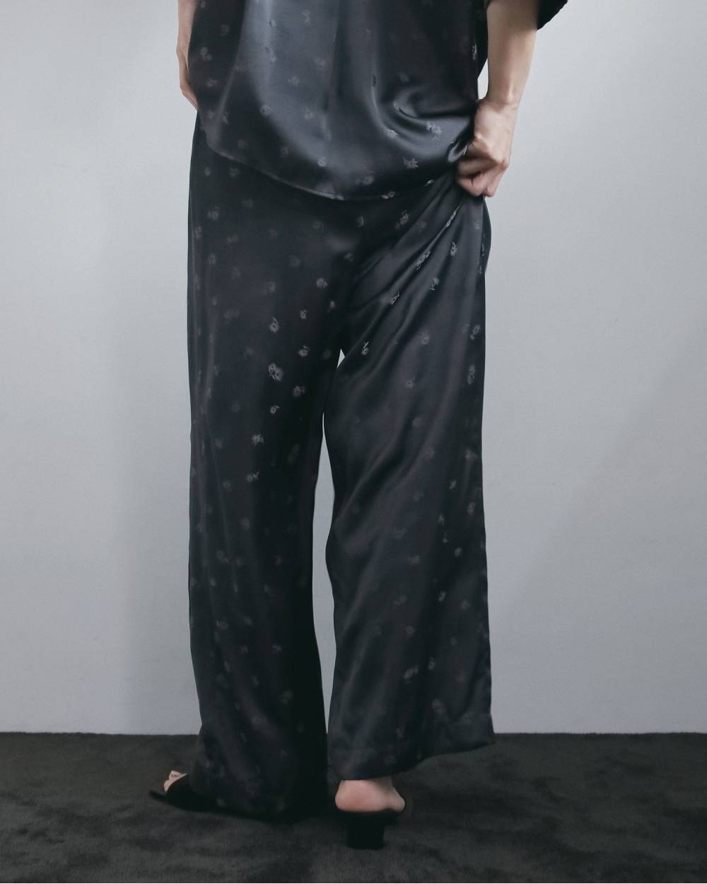 Flower Jacquard Roughpants Flower Jacquard Roughpants,フラワー ジャカード ラフパンツ,62620717,ボトム,花柄,パンツ,ワイドパンツ,ànuke,アンヌーク,lifes,ライフズ,26ss,26fall,26aw