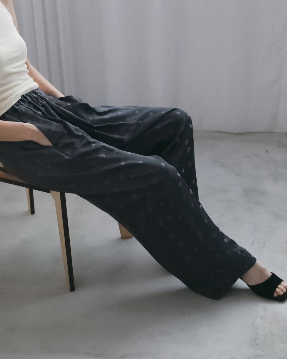 Flower Jacquard Roughpants Flower Jacquard Roughpants,フラワー ジャカード ラフパンツ,62620717,ボトム,花柄,パンツ,ワイドパンツ,ànuke,アンヌーク,lifes,ライフズ,26ss,26fall,26aw