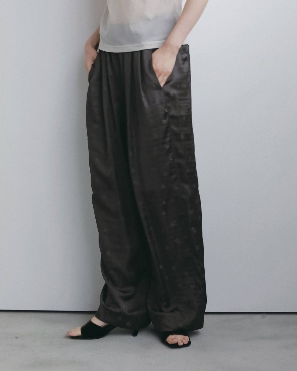 Flower Jacquard Roughpants Flower Jacquard Roughpants,フラワー ジャカード ラフパンツ,62620717,ボトム,花柄,パンツ,ワイドパンツ,ànuke,アンヌーク,lifes,ライフズ,26ss,26fall,26aw