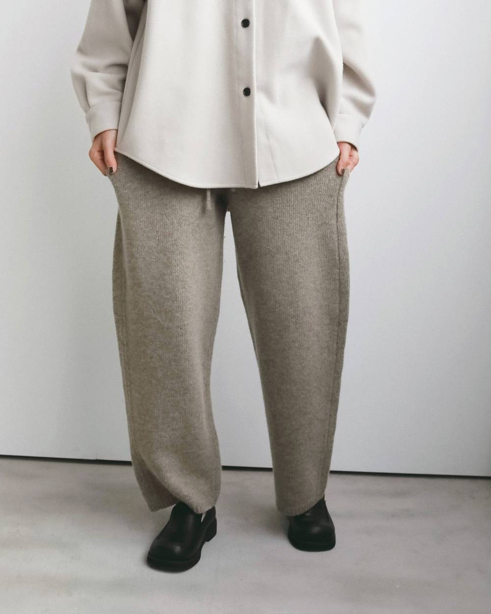 Knit Cocoon Pants Knit Cocoon Pants,ニット コクーン パンツ,62620721,ボトム,パンツ,ニットパンツ,ànuke,アンヌーク,lifes,ライフズ,26fall,26aw