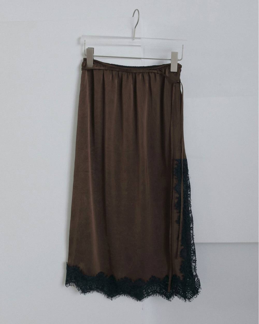 Satin Lace Skirt Satin Lace Skirt,サテン レース スカート,62620810,ボトム,スカート,レーススカート,ànuke,アンヌーク,lifes,ライフズ,26fall,26aw