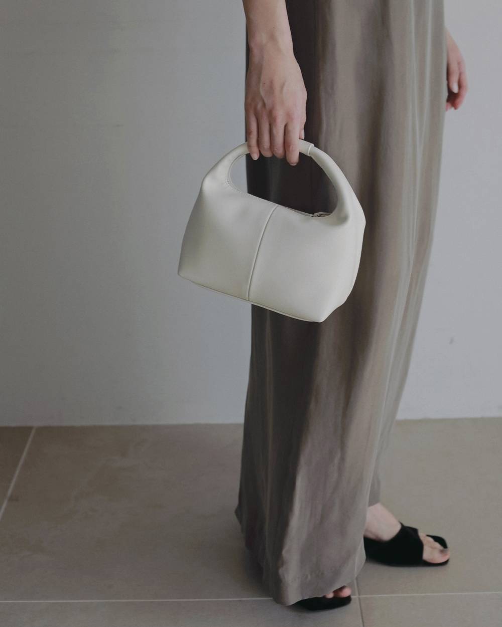 Onehandle Leather Bag Onehandle Leather Bag,ワンハンドル レザー バック,62621004,バック,グッズ,小物,ànuke,アンヌーク,lifes,ライフズ,26ss,26fall,26aw