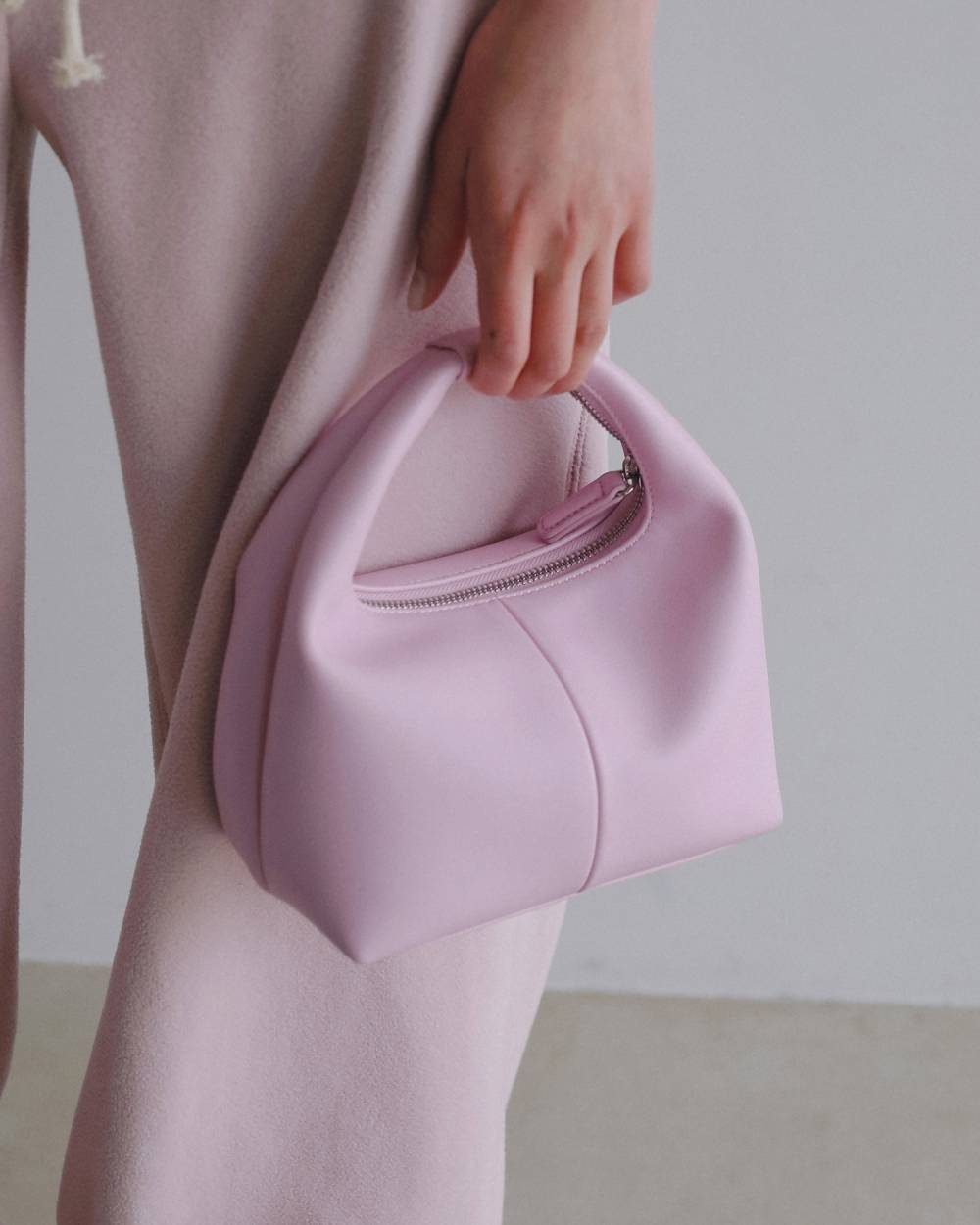 Onehandle Leather Bag Onehandle Leather Bag,ワンハンドル レザー バック,62621004,バック,グッズ,小物,ànuke,アンヌーク,lifes,ライフズ,26ss,26fall,26aw