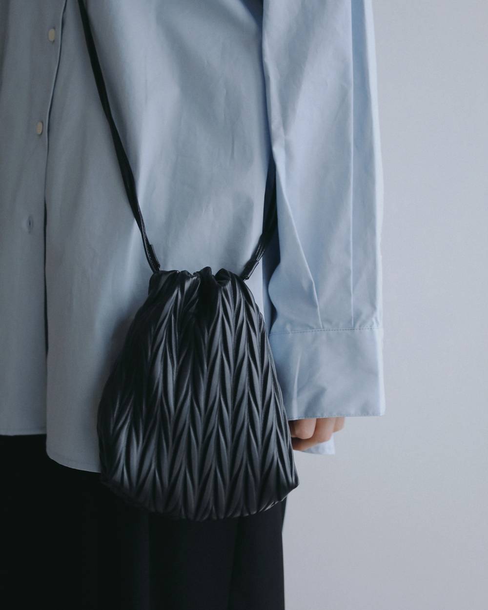 Ecoleather Pleats Purse Ecoleather Pleats Purse,エコレザー プリーツ パース,62621016,バック,グッズ,巾着バッグ,小物,ànuke,アンヌーク,lifes,ライフズ,26ss,26fall,26aw