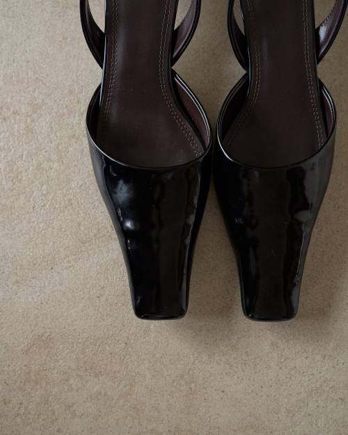 ànuke online store（アンヌーク） / Squaretoe Enamel PumpsSquaretoe