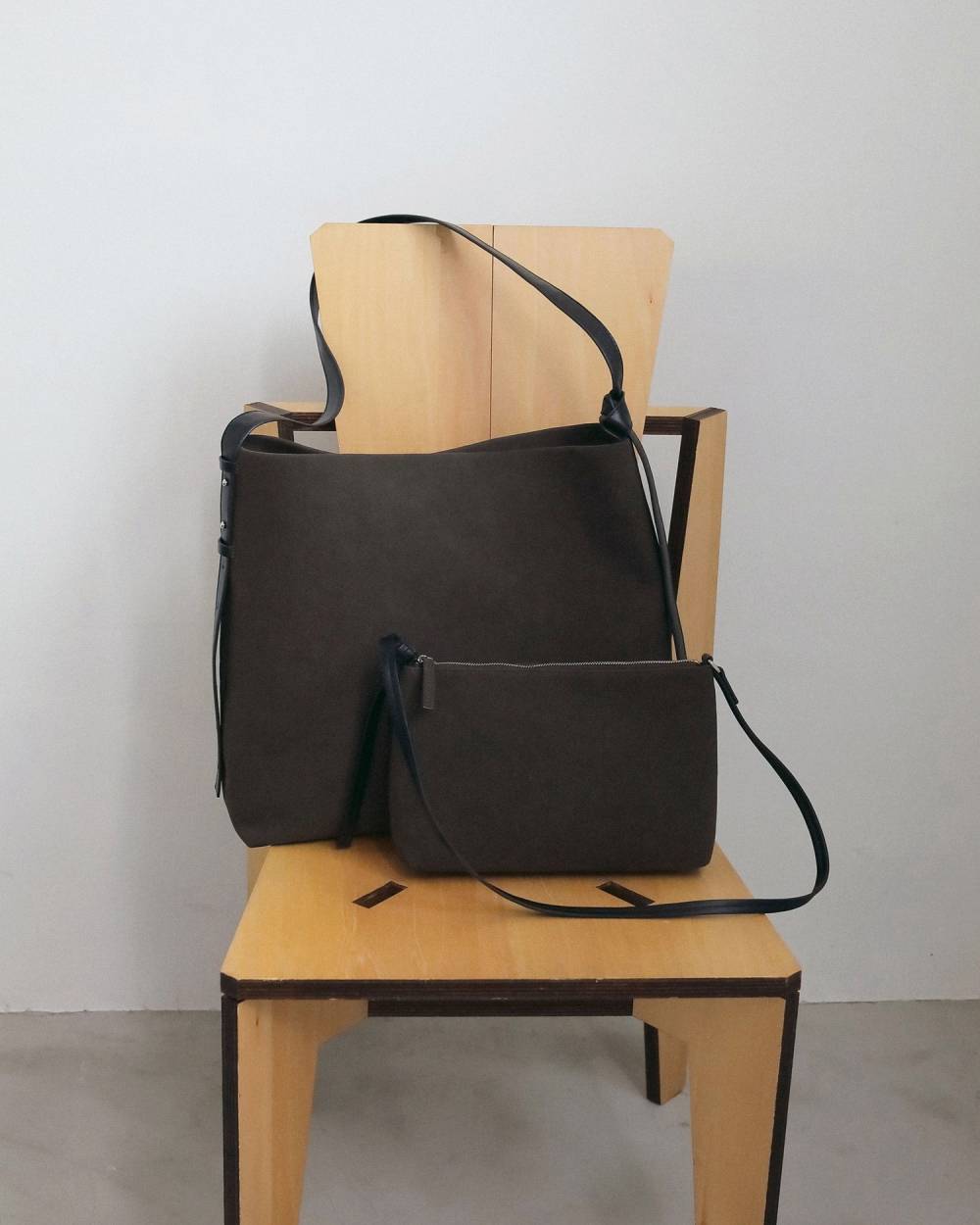 Ecoleather Tote Bag Ecoleather Tote Bag,エコレザー トート バッグ,62621024,バック,小物,グッズ,ハンドバッグ,ànuke,アンヌーク,lifes,ライフズ,26fall,26aw