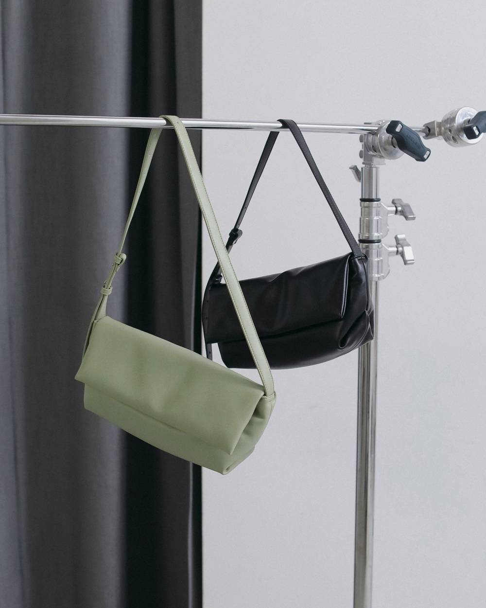 Ecoleather Wrap Bag Ecoleather Wrap Bag,エコレザー ラップバッグ,62621027,バック,グッズ,エコレザーバッグ,ànuke,アンヌーク,lifes,ライフズ,26fall,26aw