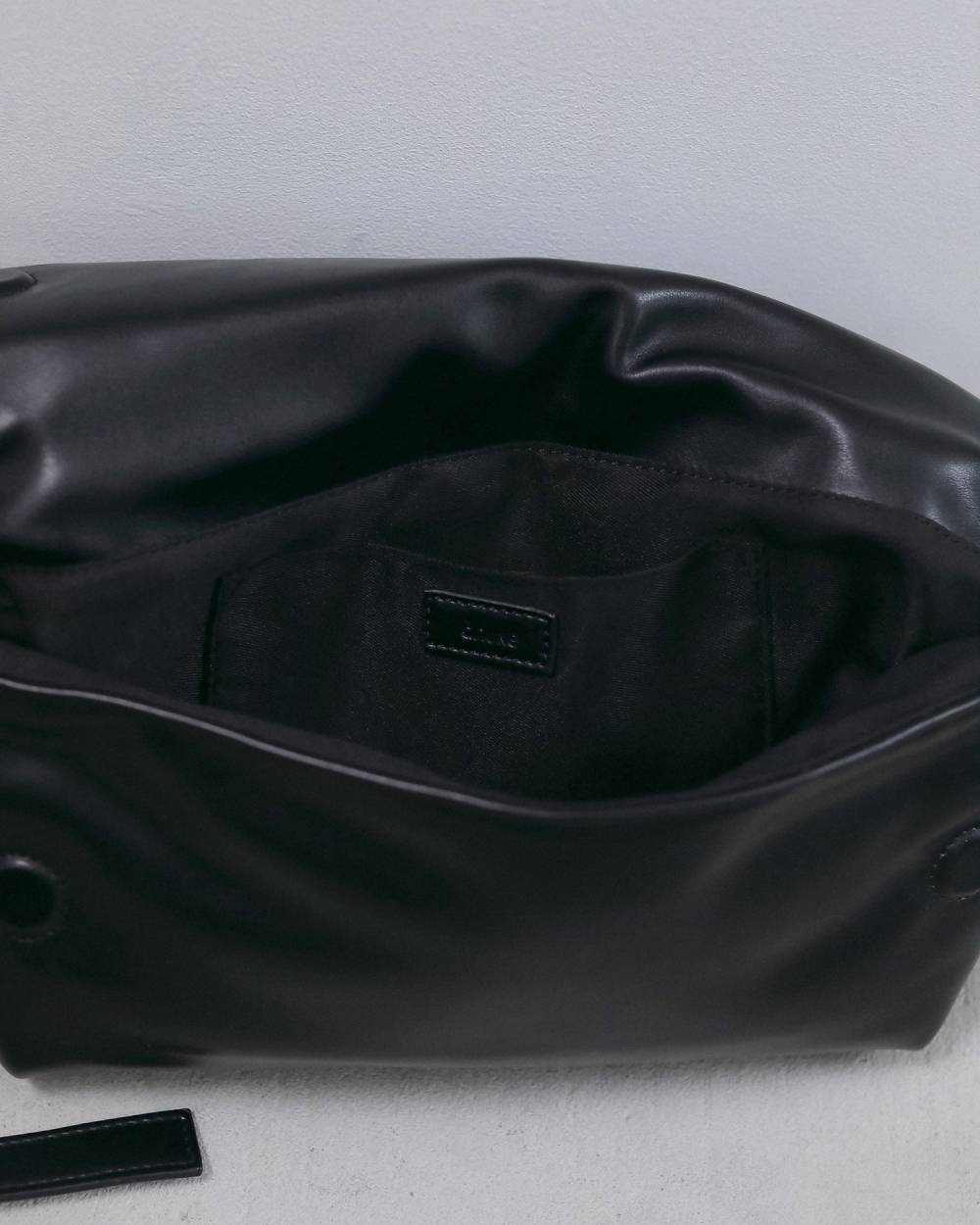 Ecoleather Wrap Bag Ecoleather Wrap Bag,エコレザー ラップバッグ,62621027,バック,グッズ,エコレザーバッグ,ànuke,アンヌーク,lifes,ライフズ,26fall,26aw