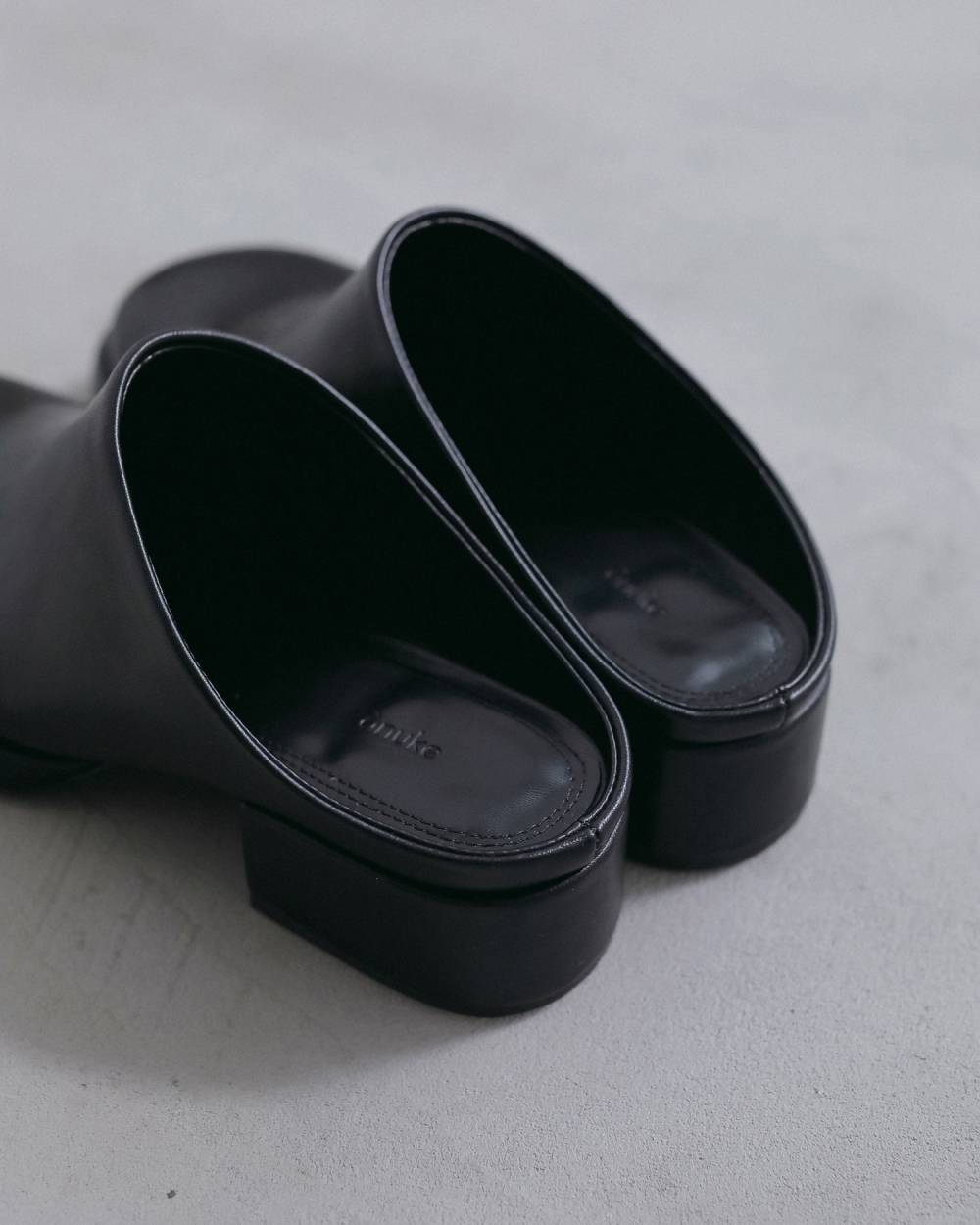 Square Heel Slip-on Square Heel Slip-on,スクエア ヒール スリッポン,62621032,靴,シューズ,スリッポン,エコレザースリッポン,ànuke,アンヌーク,lifes,ライフズ,26fall,26aw