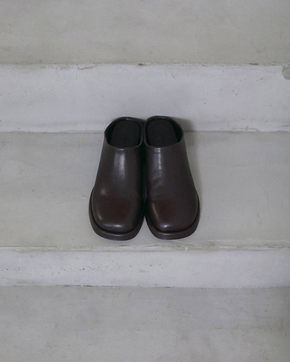 Square Heel Slip-on Square Heel Slip-on,スクエア ヒール スリッポン,62621032,靴,シューズ,スリッポン,エコレザースリッポン,ànuke,アンヌーク,lifes,ライフズ,26fall,26aw