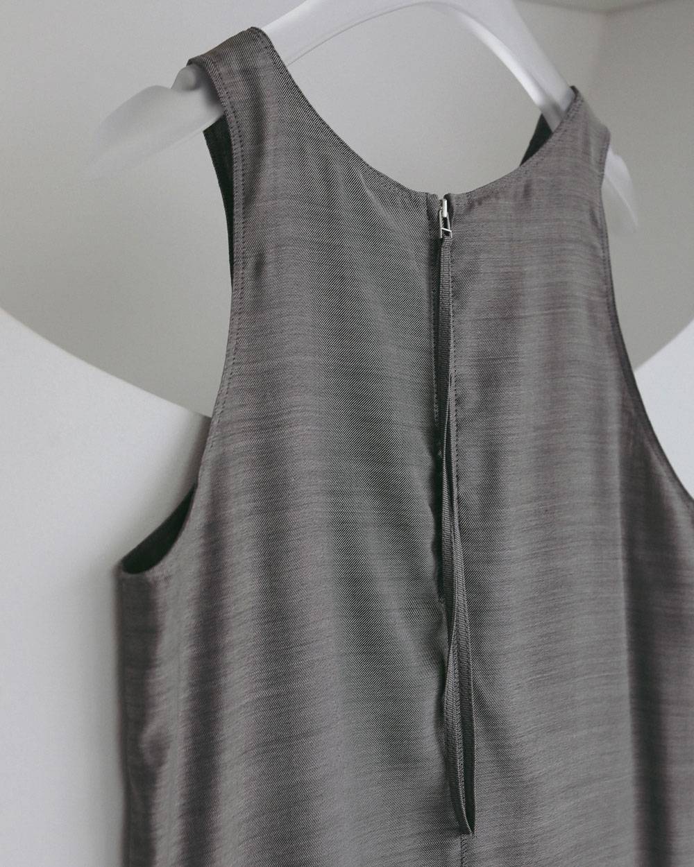Woolchambray Sleeveless Onepiece Woolchambray Sleeveless Onepiece,ウールシャンブレー スリーブレス ワンピース,62710301,ワンピース,ワンピ,ノースリーブ,ノースリ,ウール,ànuke,アンヌーク,lifes,ライフズ,27ss