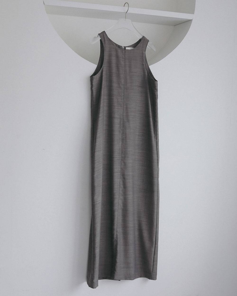 Woolchambray Sleeveless Onepiece Woolchambray Sleeveless Onepiece,ウールシャンブレー スリーブレス ワンピース,62710301,ワンピース,ワンピ,ノースリーブ,ノースリ,ウール,ànuke,アンヌーク,lifes,ライフズ,27ss