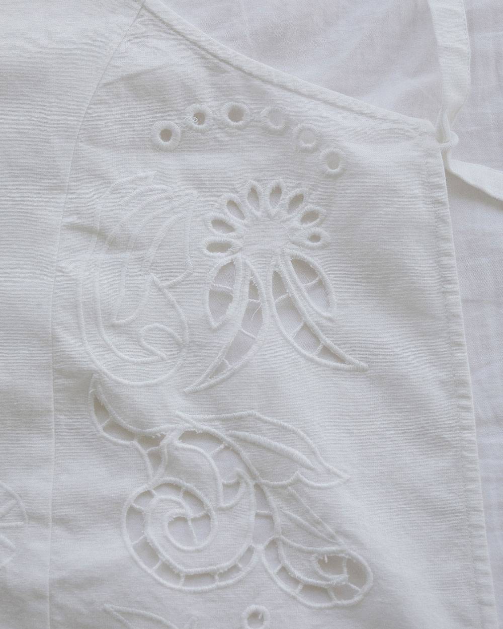 Cutwork Lace Apron Cutwork Lace Apron,カットワーク レース エプロン,62710403,エプロン,刺繍,インド製,エプロントップス,トップス,ànuke,アンヌーク,lifes,ライフズ,27ss