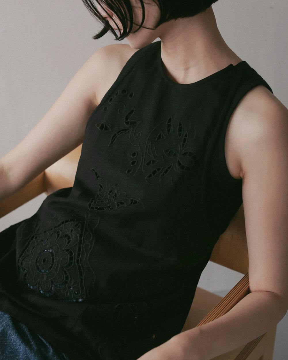 Cutwork Lace Apron Cutwork Lace Apron,カットワーク レース エプロン,62710403,エプロン,刺繍,インド製,エプロントップス,トップス,ànuke,アンヌーク,lifes,ライフズ,27ss
